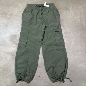 NWT Aerie Baggy Green Cargo Pants Size Medium Elastic Waist
